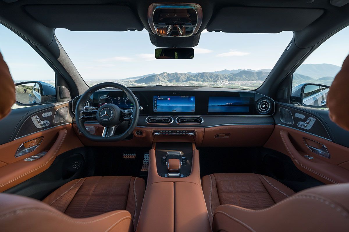 Der Innenraum des neuen Mercedes-Benz GLE im Autohaus SCHADE
