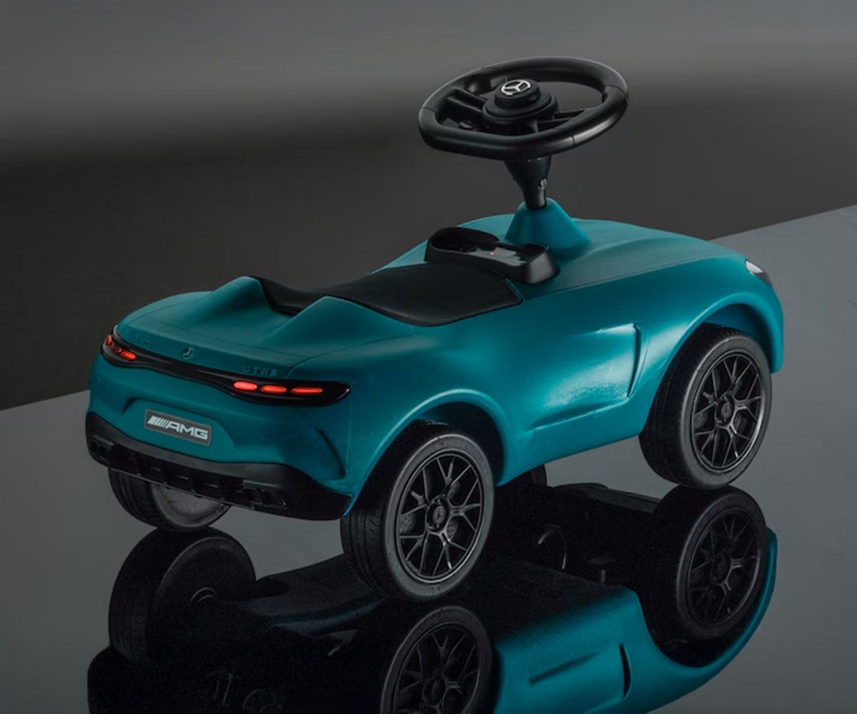 Der AMG GT Kinderrutscher in hyperblau