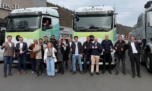 Gruppenbild bei dem Kick-Off Meeting mit Amazon und DAKAS Logistics GmbH