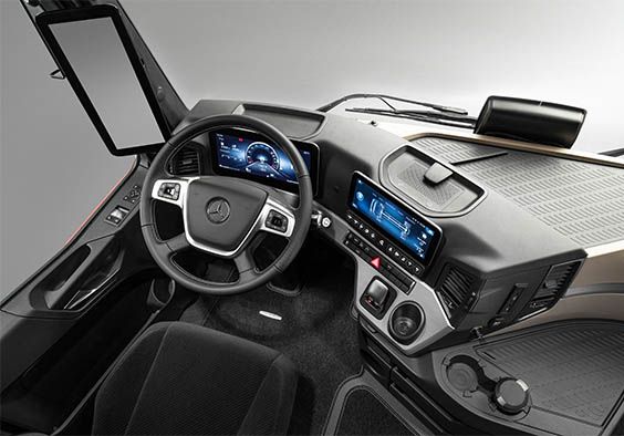 Multimedia-Cockpit Actros L