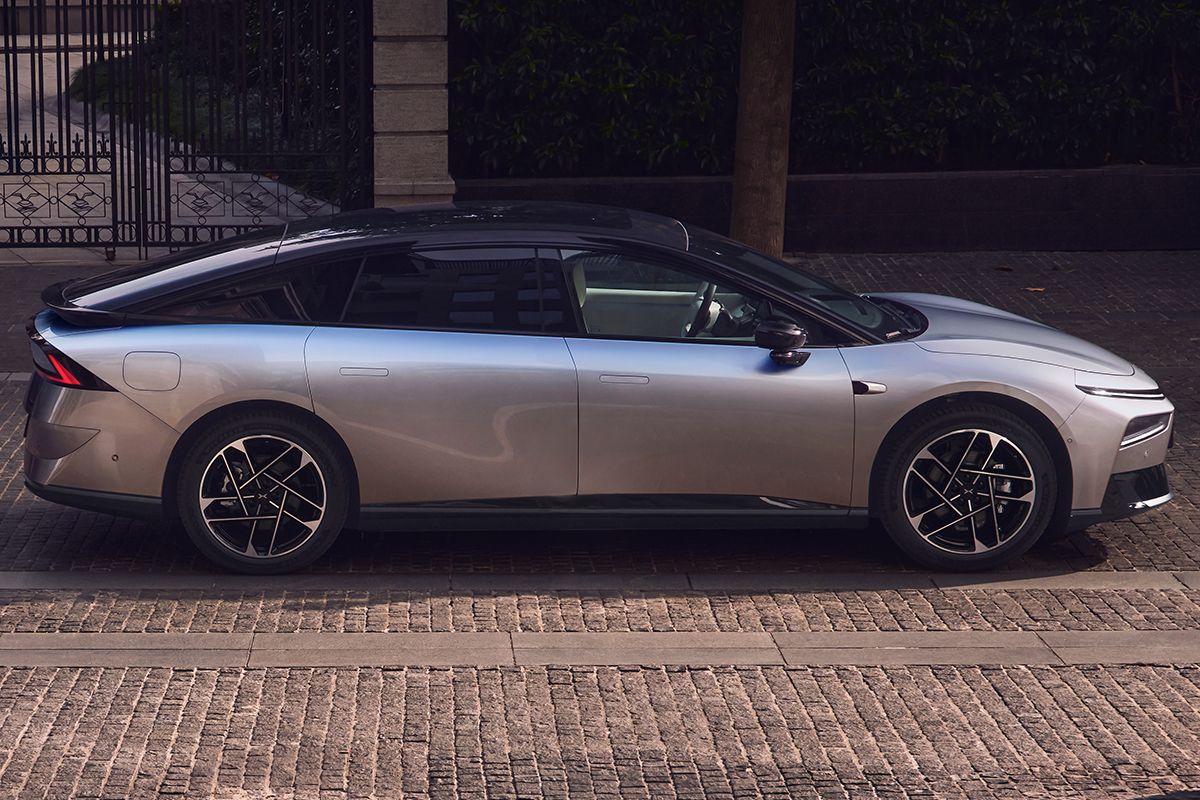 seitlicher XPENG P7+