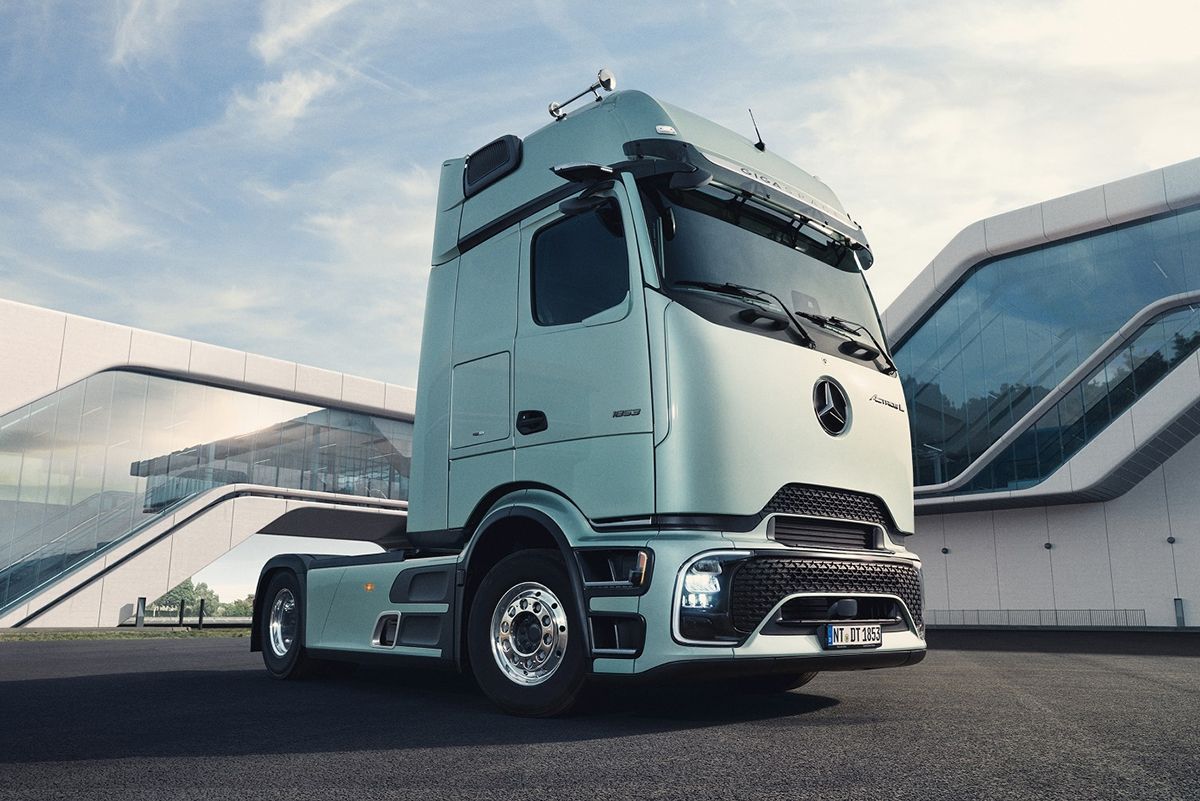 Der neue Actros L mit ProCabin im Autohaus SCHADE in Thüringen und Hessen