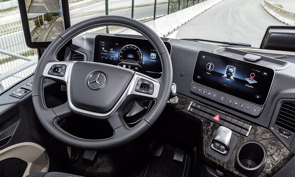 Actros Multimedia Cockpit