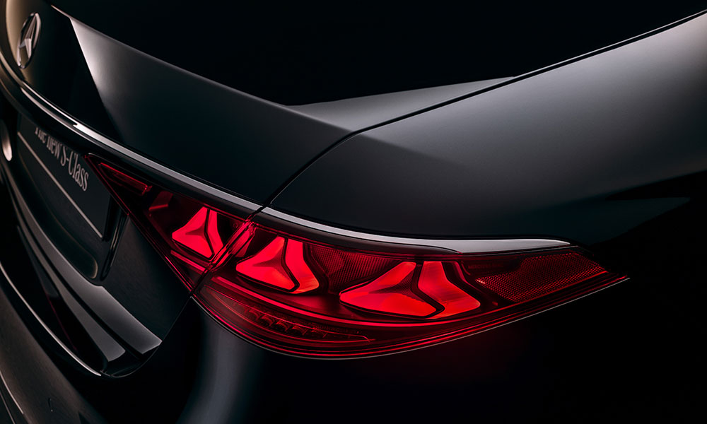 Detailaufnahme der Rückleuchten der neuen S-Klasse Detailaufnahme der Rückleuchten der neuen S-Klasse