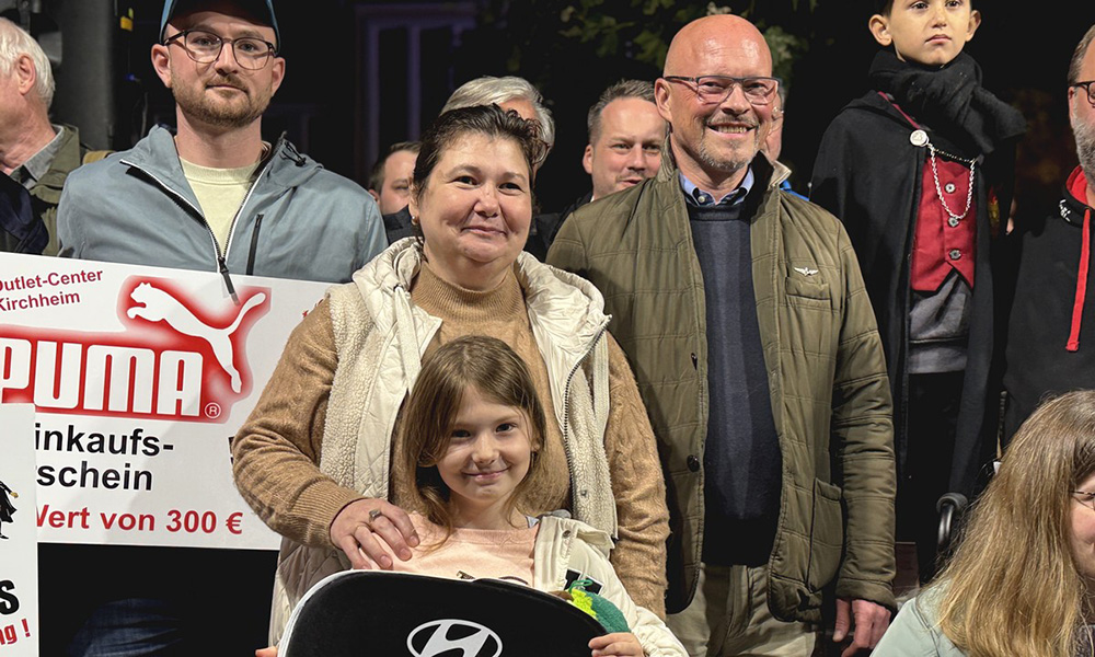 Lullusfest Gewinnerin Hauptpreis Hyundai i10 gesponsert vom Autohaus SCHADE