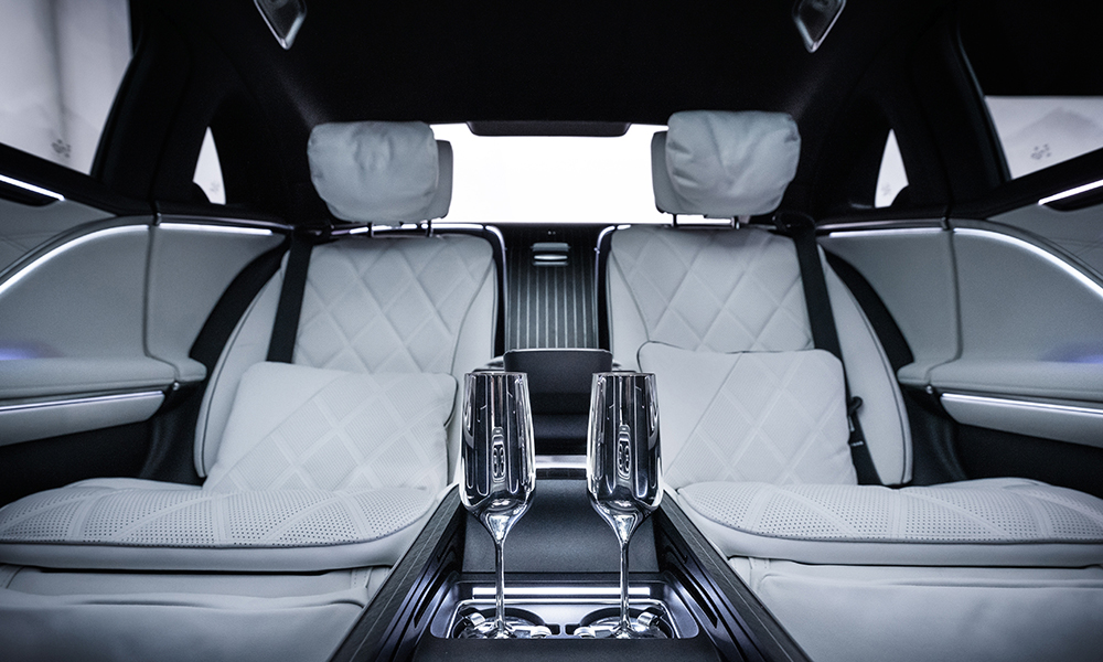 Die neue Mercedes-Benz Maybach S-Klasse Interieur in Ihrem Autohaus SCHADE