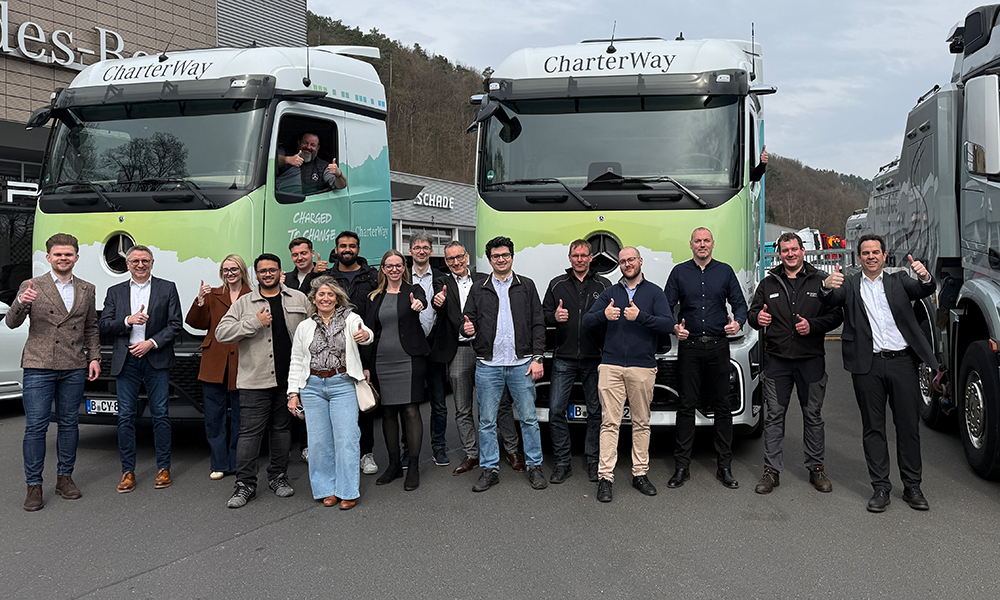 Gruppenbild bei dem Kick-Off Meeting mit Amazon und DAKAS Logistics GmbH