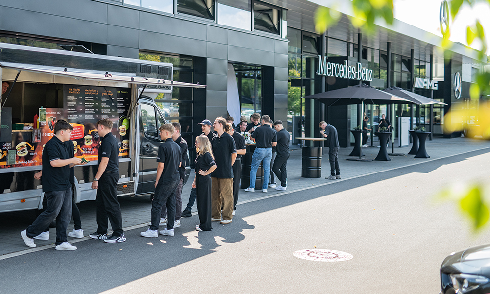 Azubistart 2024 im Autohaus SCHADE