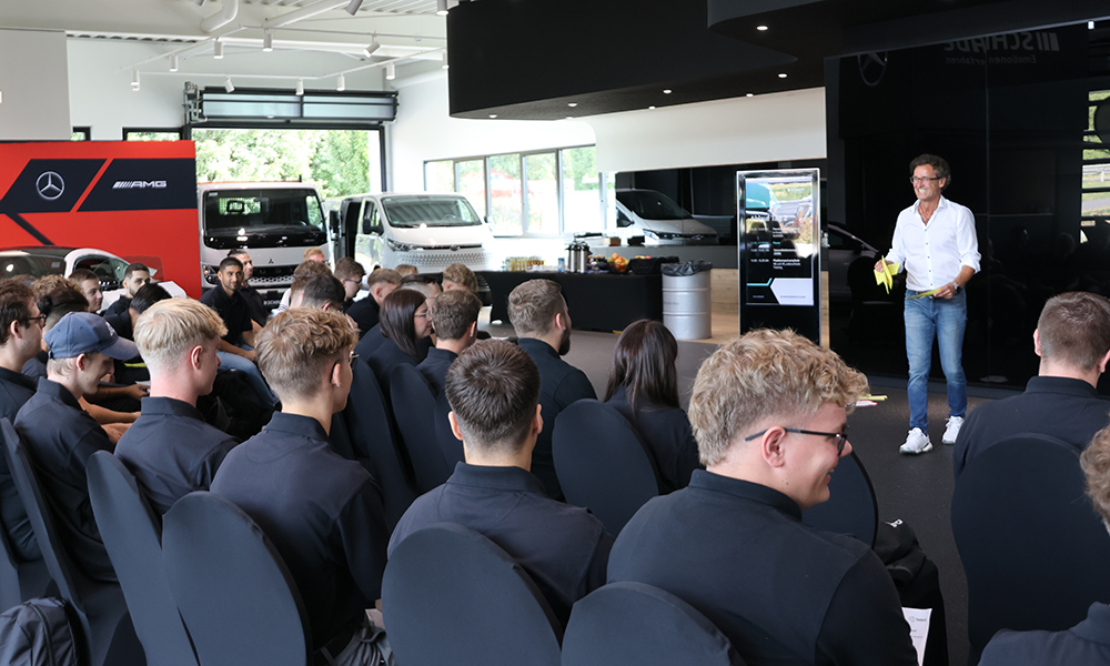 Azubistart 2024 im Autohaus SCHADE