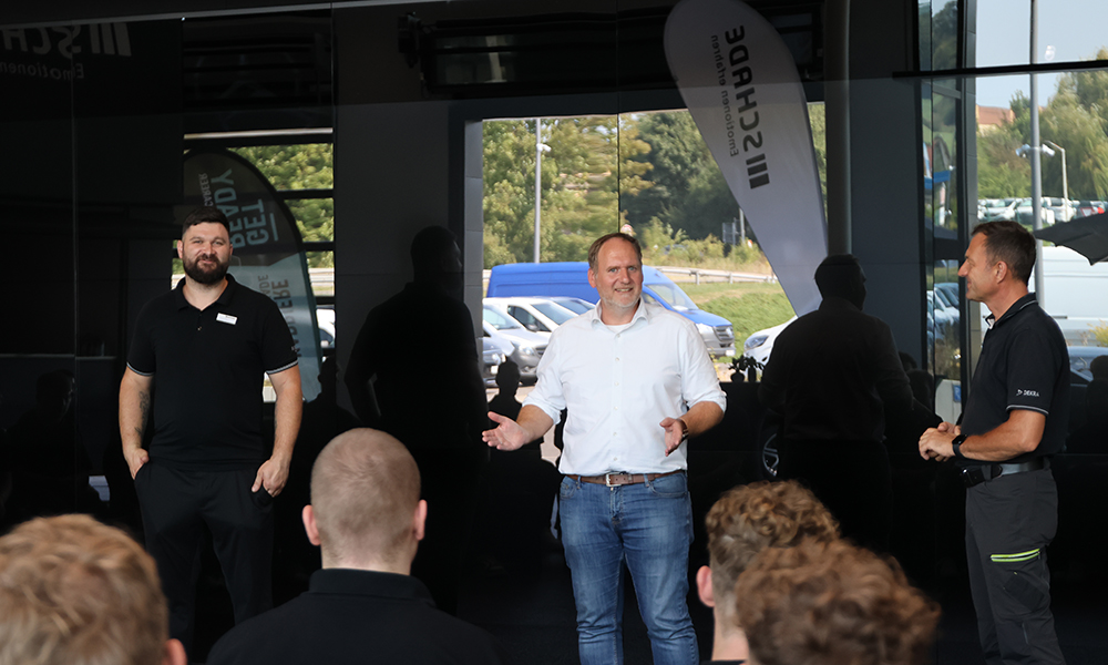 Azubistart 2024 im Autohaus SCHADE