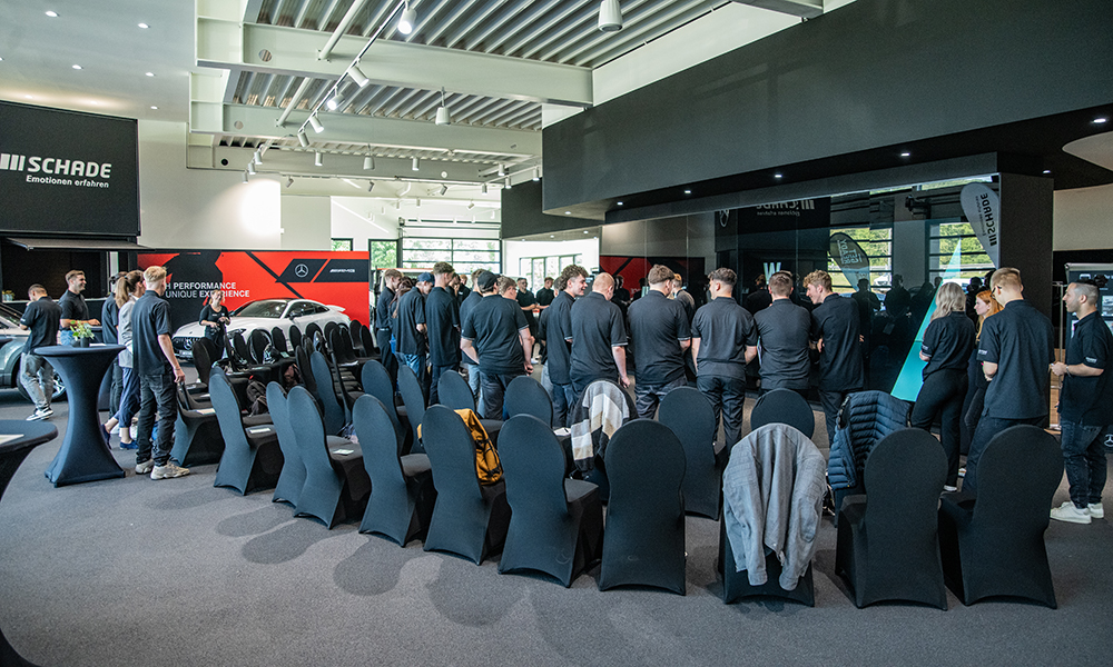 Azubistart 2024 im Autohaus SCHADE