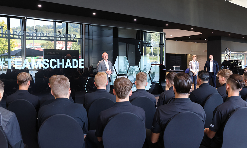 Azubistart 2024 im Autohaus SCHADE