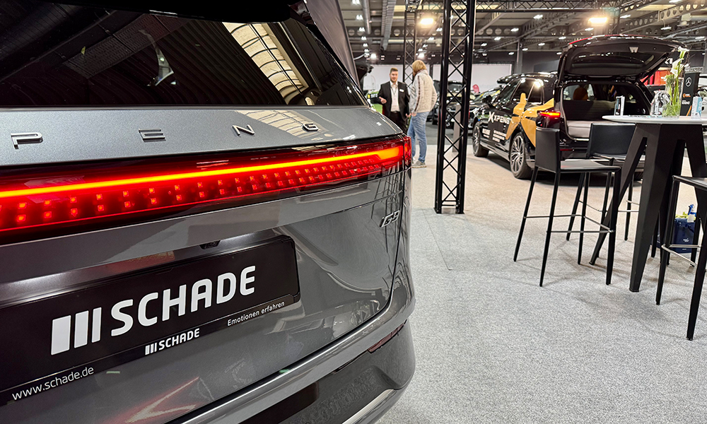 Autohaus SCHADE auf der Automobilmesse Erfurt 2025 - Mercedes-AMG, XPENG, Maxus & Project RHINO von Krug Expedition