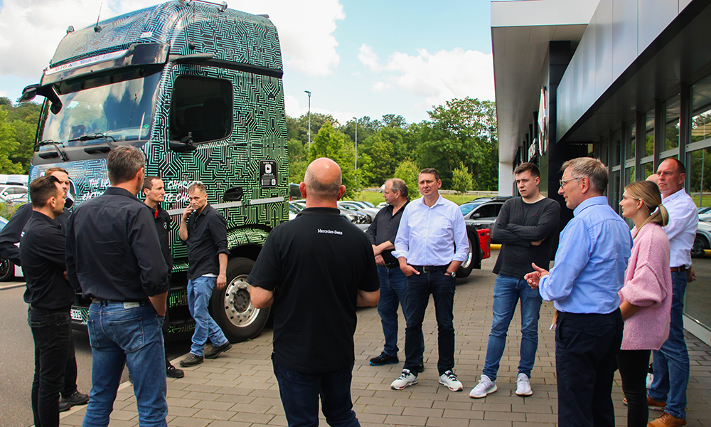 Vorstellung des neuen eActros 600 im Autohaus SCHADE